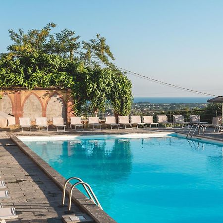 Ippotur Medieval Resort Castelnuovo Magra Eksteriør bilde