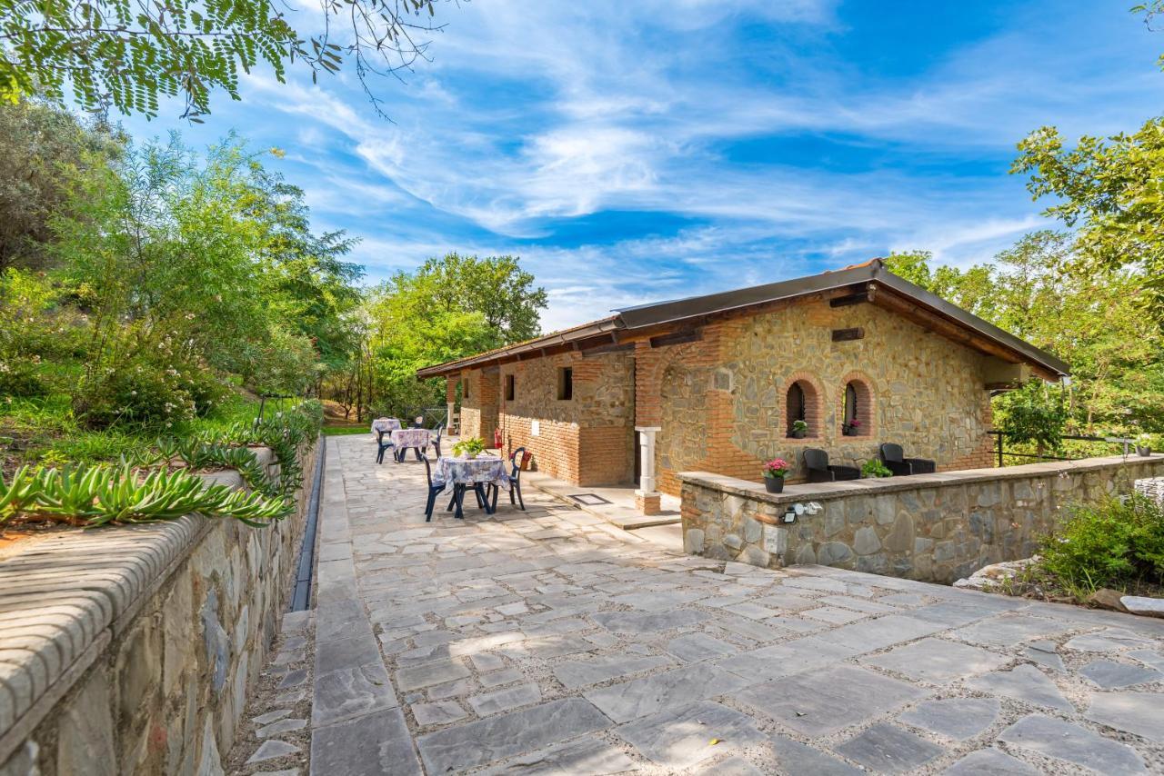 Ippotur Medieval Resort Castelnuovo Magra Eksteriør bilde
