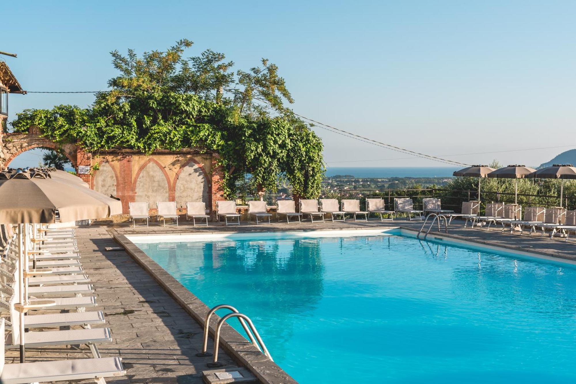 Ippotur Medieval Resort Castelnuovo Magra Eksteriør bilde