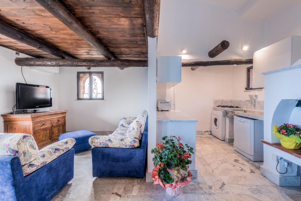 Ippotur Medieval Resort Castelnuovo Magra Eksteriør bilde