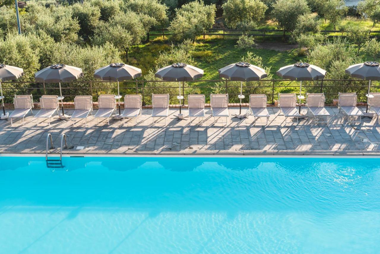Ippotur Medieval Resort Castelnuovo Magra Eksteriør bilde