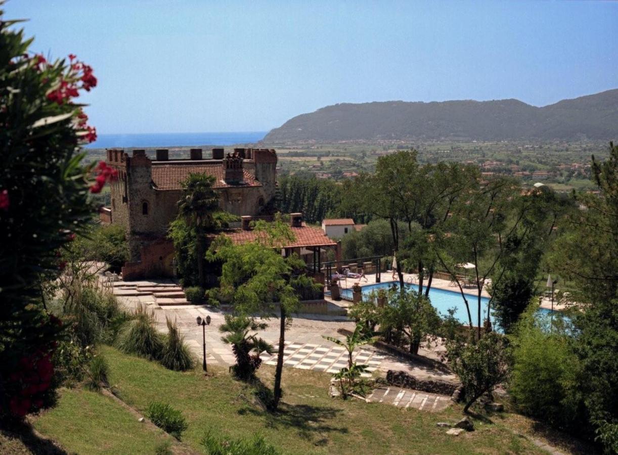 Ippotur Medieval Resort Castelnuovo Magra Eksteriør bilde