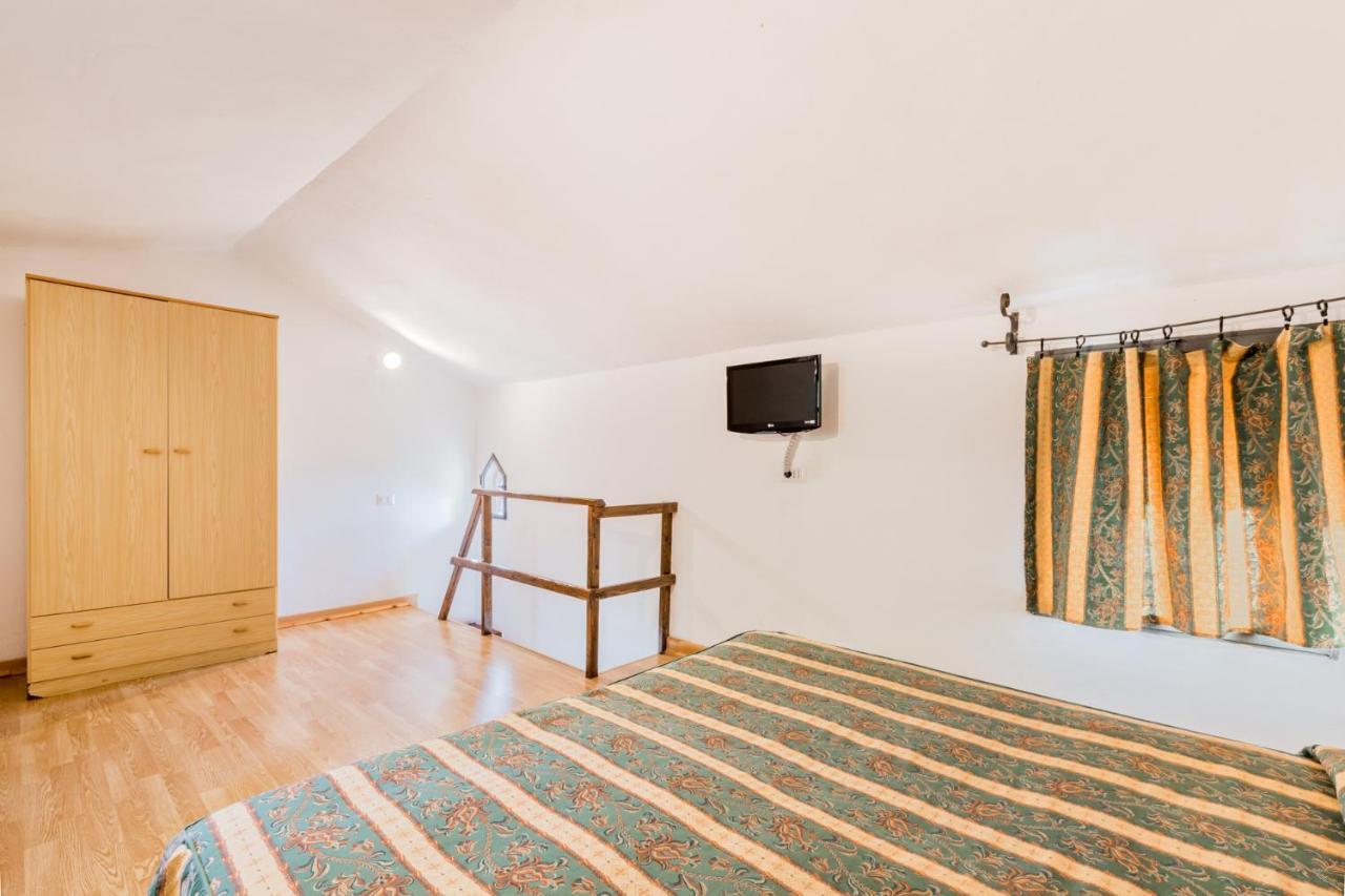 Ippotur Medieval Resort Castelnuovo Magra Eksteriør bilde